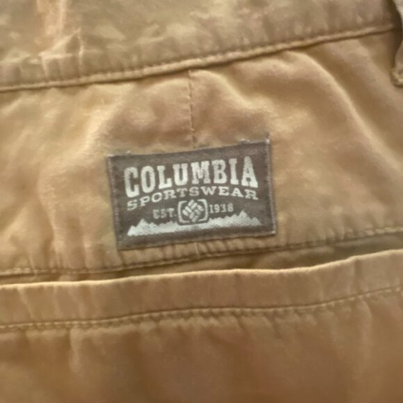 Men's Columbia Shorts - Size 34W/10L - Picture 6 of 8